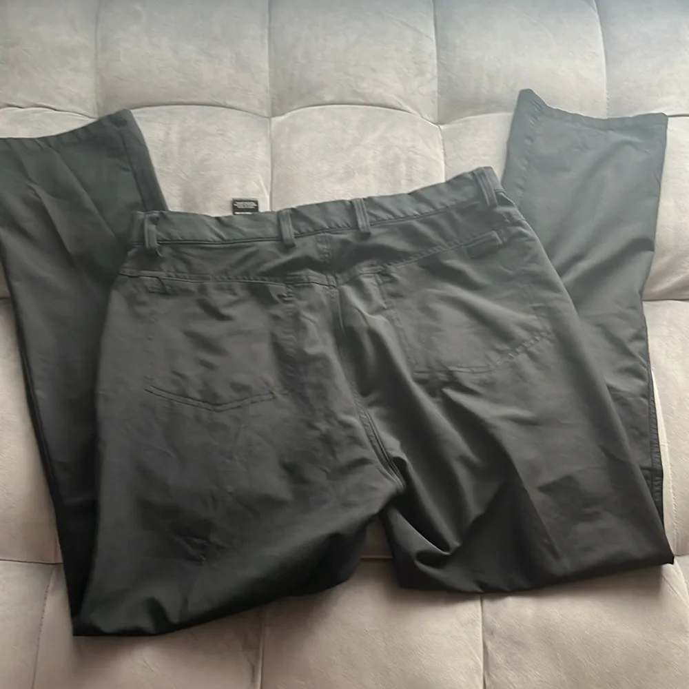 “Greg Norman- Golf Pants 32 X 30”